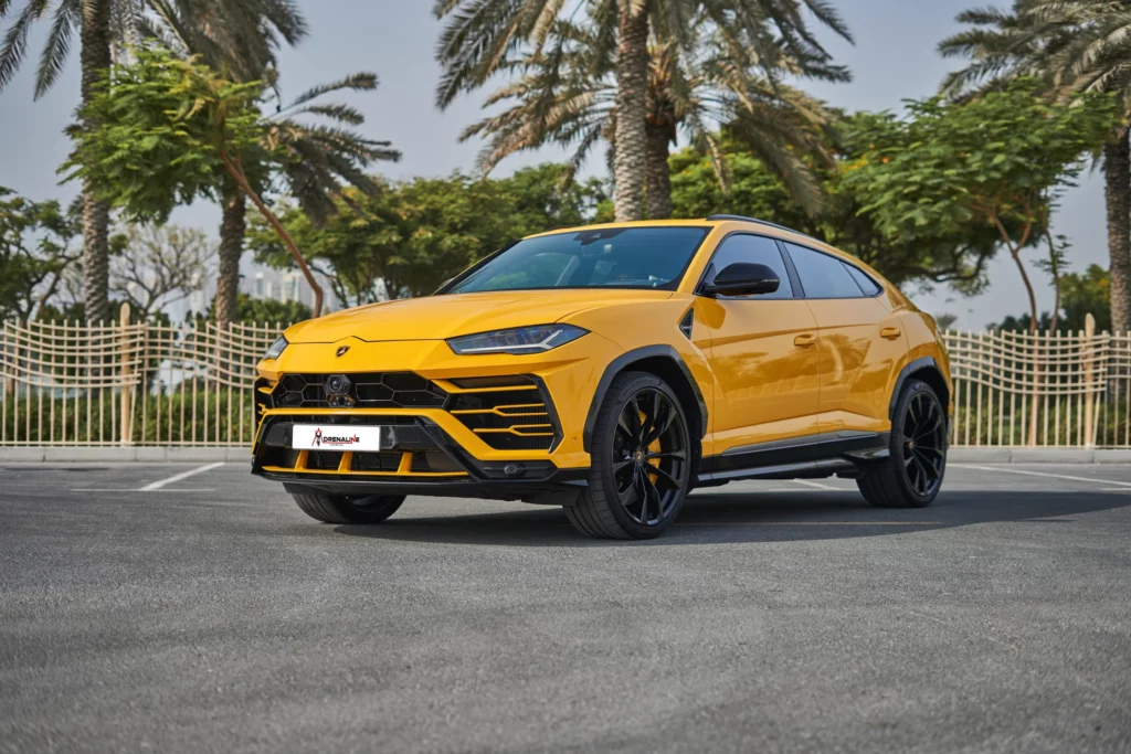 Lamborghini Urus Yellow left