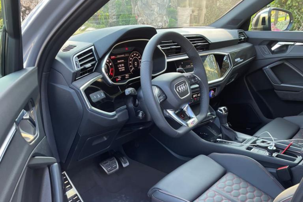 Audi RSQ3 Interior